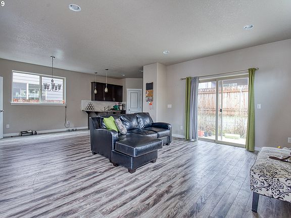 5th image of 5211 NE 56th Way