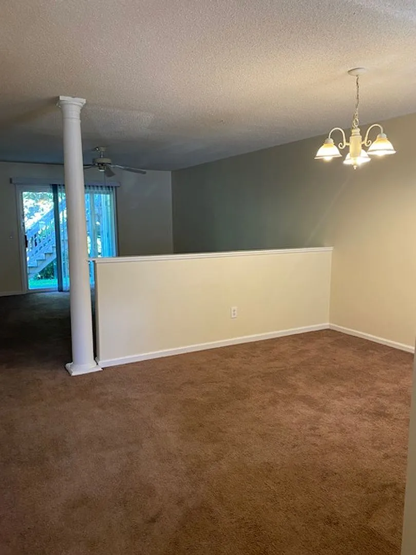 Building Photo - 4609 McClelland Dr #D101