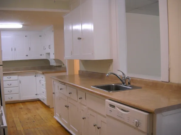 226 High St #4, Farmington, ME 04938