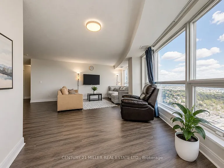 125 Village Green Sq #3803 — Photo 11