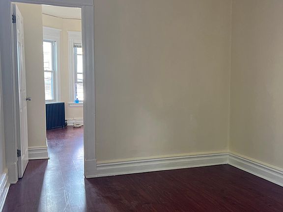 2nd image of 7 Jones Pl #1N
