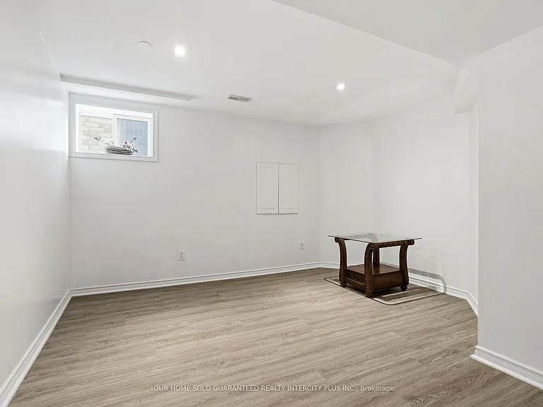 7 Storica Dr #BASEMENT — Photo 6