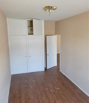 3rd image of 967 E 165th St Floor 3