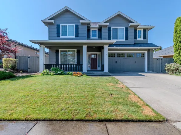 3724 Sherwood Park Dr, Medford, OR 97504