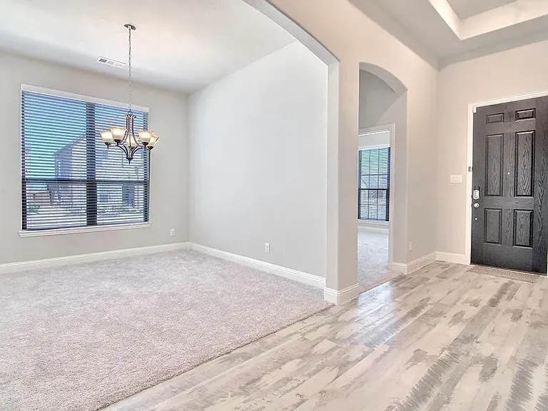 2417 Griffith Park Dr — Photo 3