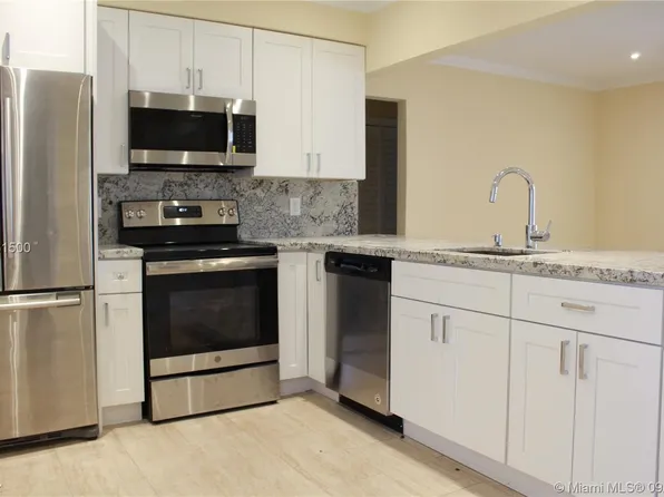 1121 NE 139th St, North Miami, FL 33161