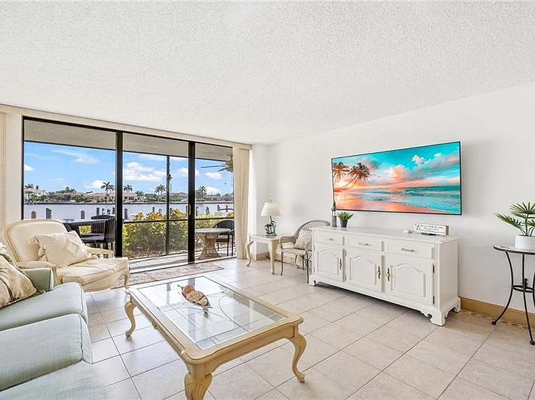 601 Seaview Ct #C106 — Photo 2