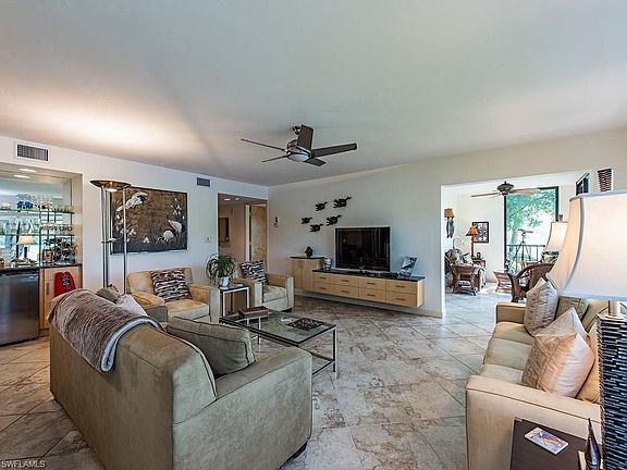 3rd image of 422 Wildwood Ln