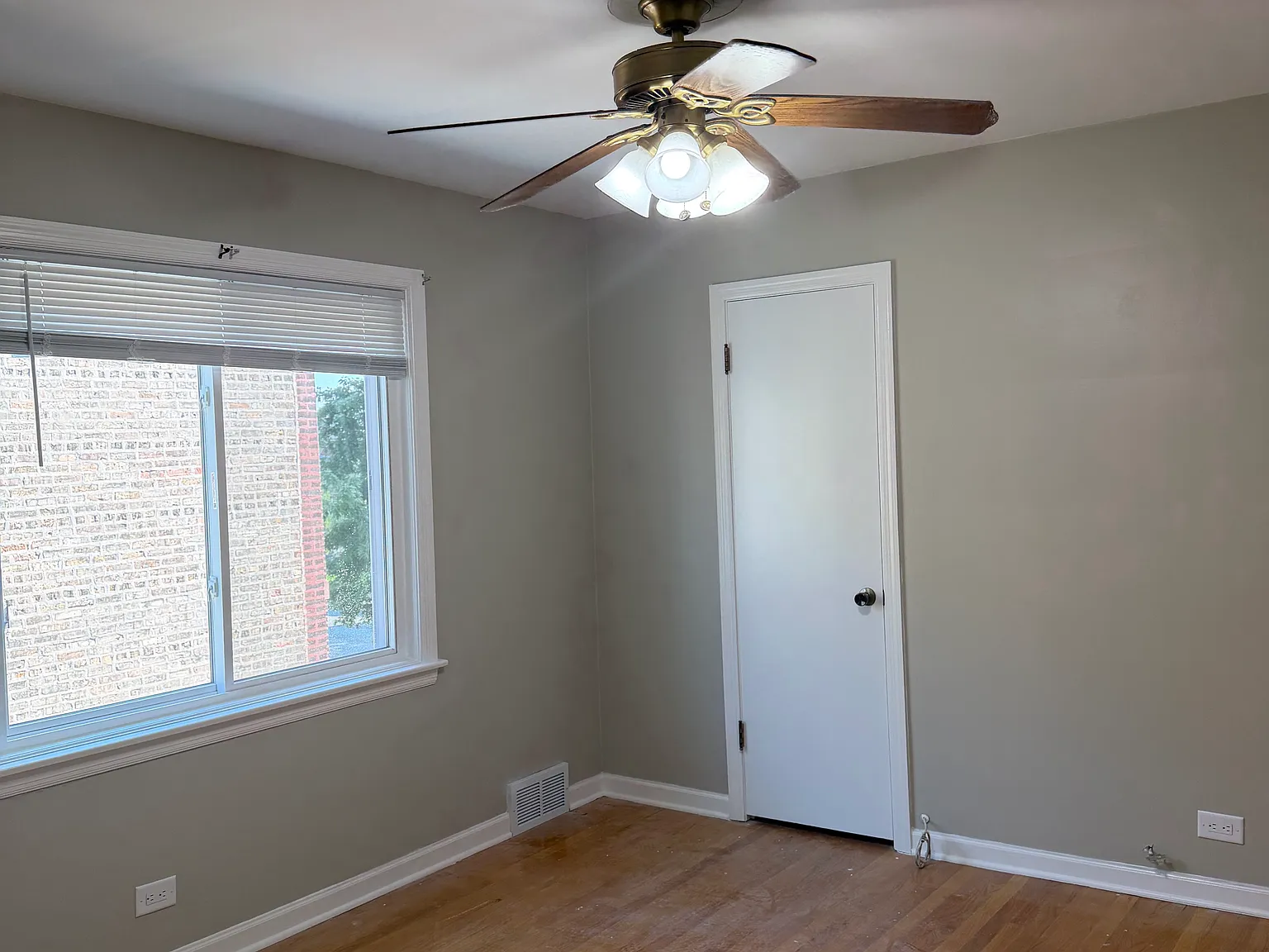 2 bed, 950 sqft, $1,895 — Photo 4