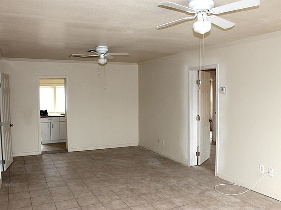 2nd image of 1540 W McKinley St