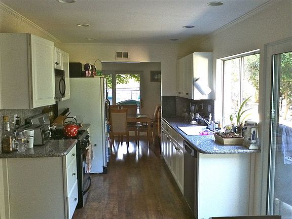 5th image of 7660 Maestro Ave