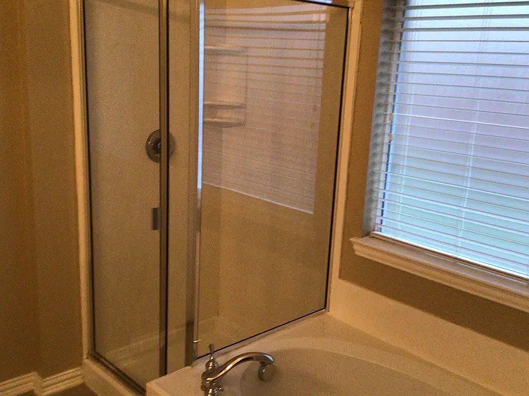 823 Fleetwood Cove Dr — Photo 17