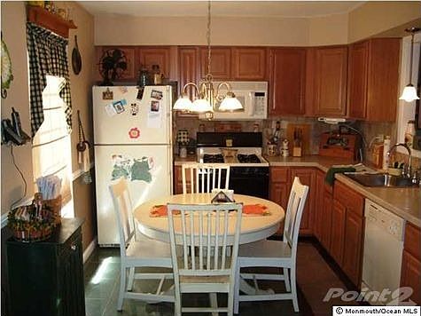 3rd image of 16 Kim Ct