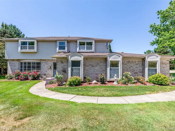 31259 Applewood Ln, Farmington Hills, MI 48331