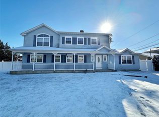 2 10th St, Carle Place, NY 11514