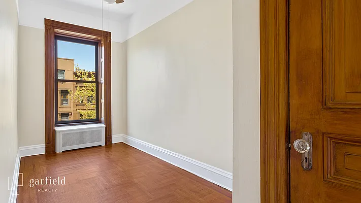 Rented by Garfield Realty  | media 8