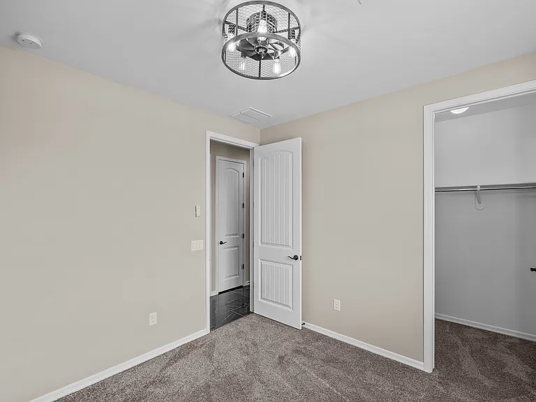 16001 N Columbus Blvd — Photo 41