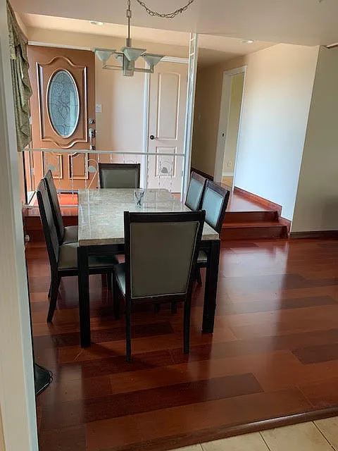 3 bed, 1328 sqft, $3,850 — Photo 3