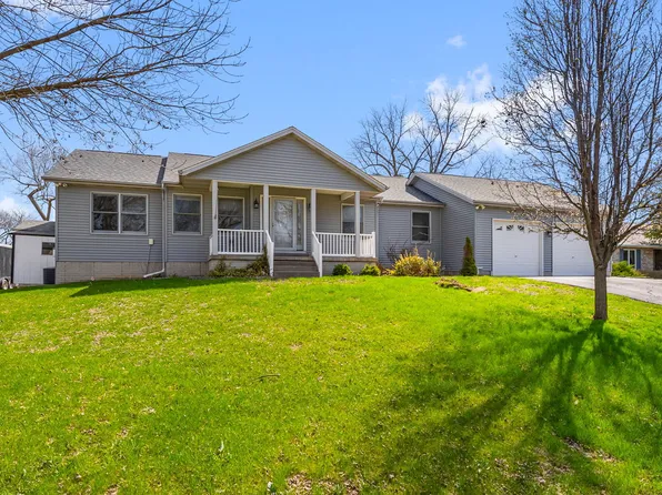 3455 W Harbor Dr, Bettendorf, IA 52722