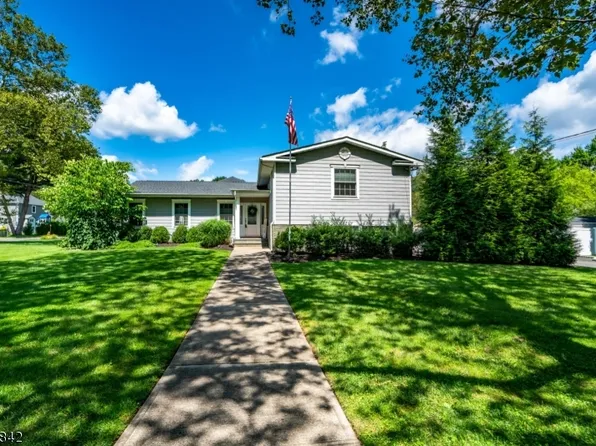 1222 Wyoming Dr, Mountainside Boro, NJ 07092