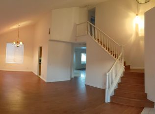 1047 Aurora Ln, Corona, CA 92881