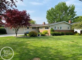 2804 Elmwood St, Port Huron, MI
