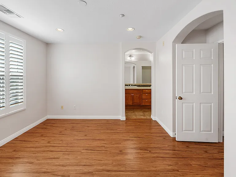 10556 Debreceni Way #9 — Photo 12