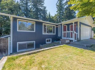 7891 San Juan Ave, Clinton, WA 98236