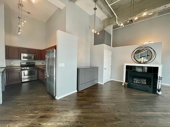3rd image of 2107 Grand Ave #201