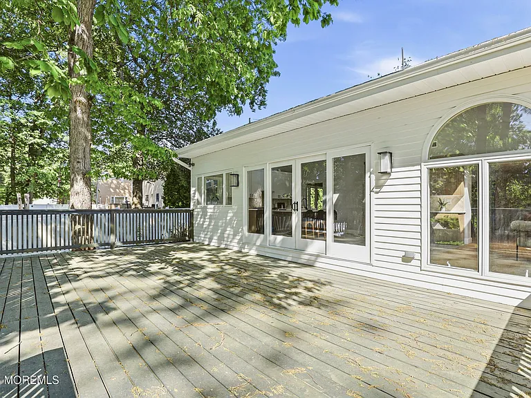 331 Gordons Corner Rd — Photo 41