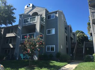 11708 Summerchase Cir, Reston, VA 20194