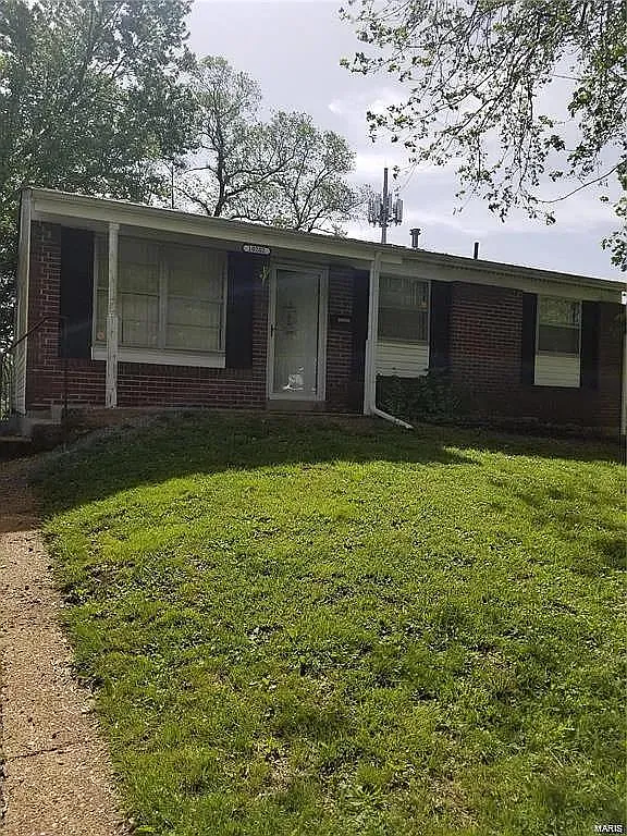 10202 Castle Dr — Photo 1