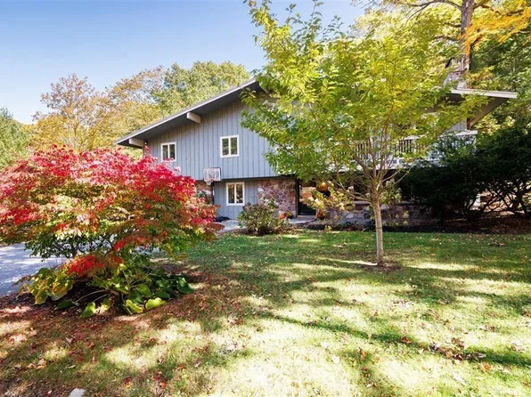 12 Overledge Rd, Manchester, MA 01944