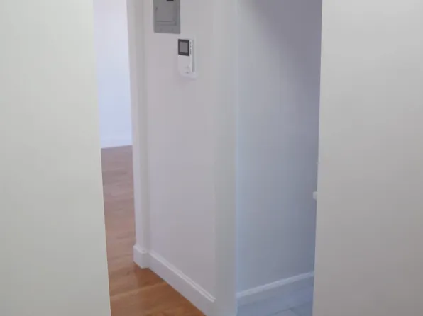 61-09 39th Avenue image 6 of 22