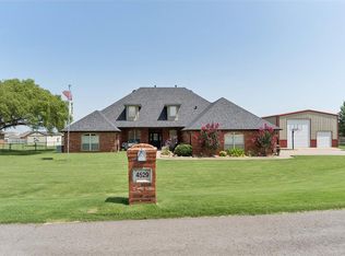 4529 Hillcrest Ln, Edmond, OK 73025