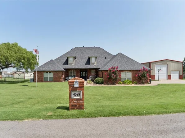 4529 Hillcrest Ln, Edmond, OK 73025