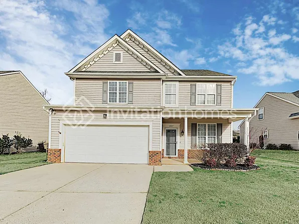 357 Collinsworth Dr, Clayton, NC 27527