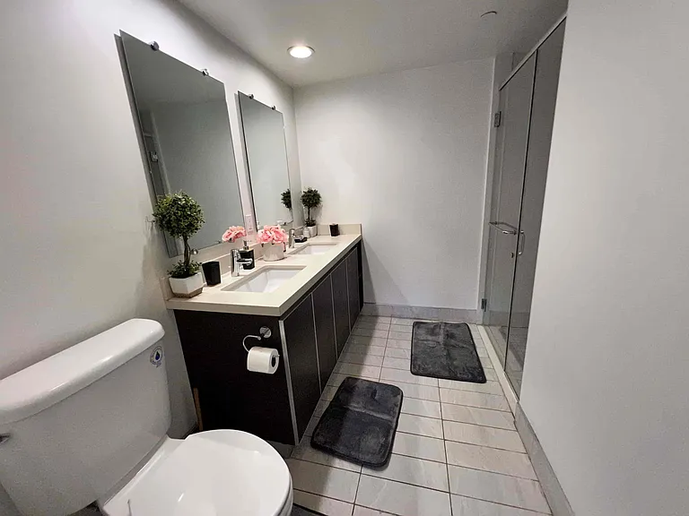 812 N Hudson Ave — Photo 3