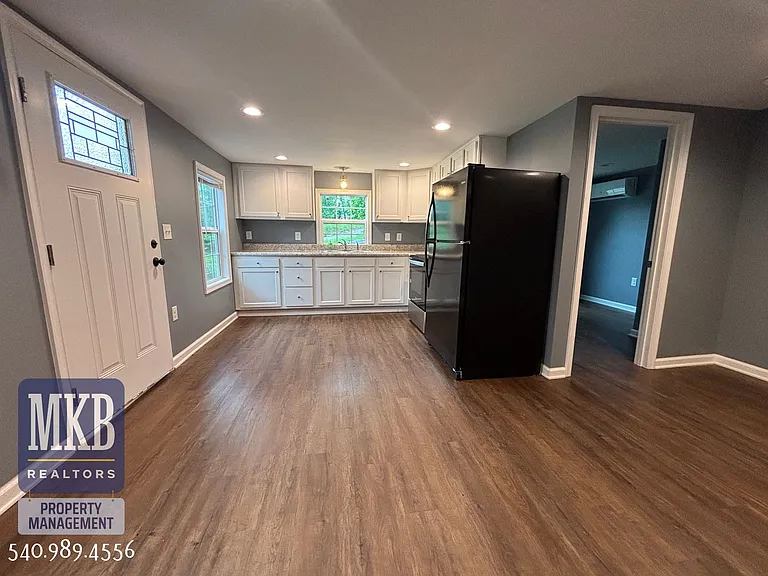 811 Montvue Rd — Photo 9