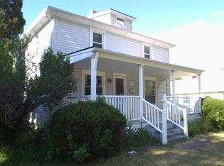 421 Lawn St, Geneva, OH 44041
