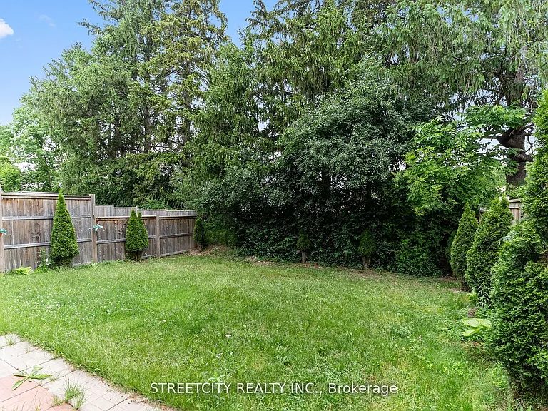 1271 Howlett Cir — Photo 35