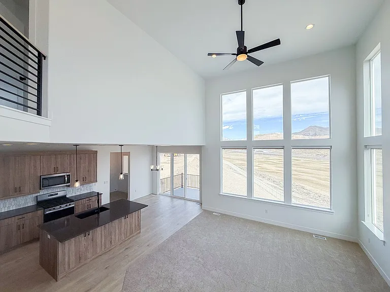 1482 W Russo Dr — Photo 8