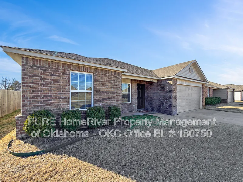 3 bed, 2.0 bath, 1308 sqft, $1,500 — Photo 3
