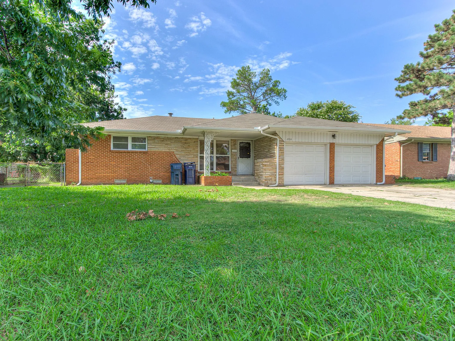 3 bed, 1006 sqft, $1,295 — Photo 2