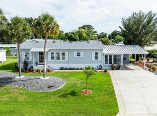 2611 Vindale Rd, Tavares, FL 32778