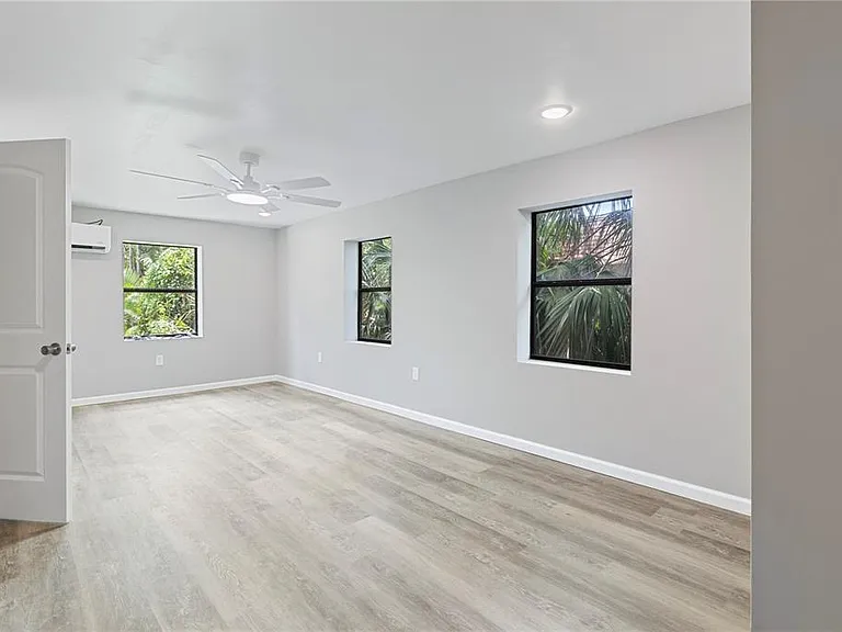 23094 Central Ave — Photo 12