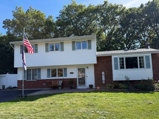 132 Clinton Ave, Port Jefferson Station, NY 11776