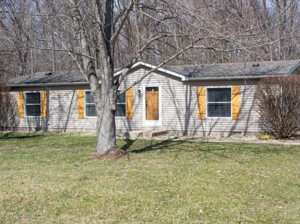 1863 Woodland Dr N, Fayetteville, OH 45118