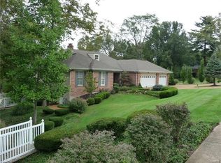 1769 Dougherty Ferry Rd, Saint Louis, MO 63122