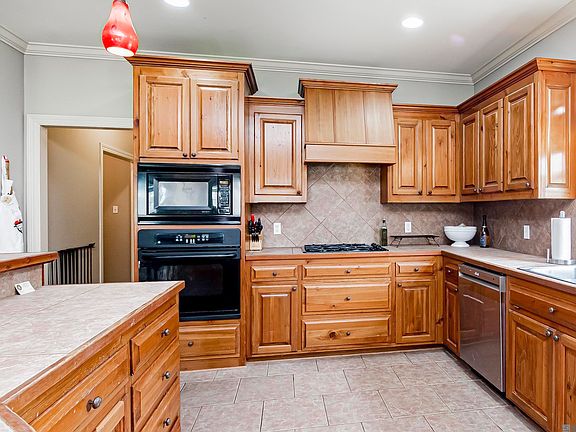 3rd image of 37380 Mill Park Ave